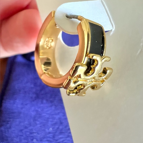 NWT Tory Burch Black Miller T Hoop Earrings - Picture 9 of 9